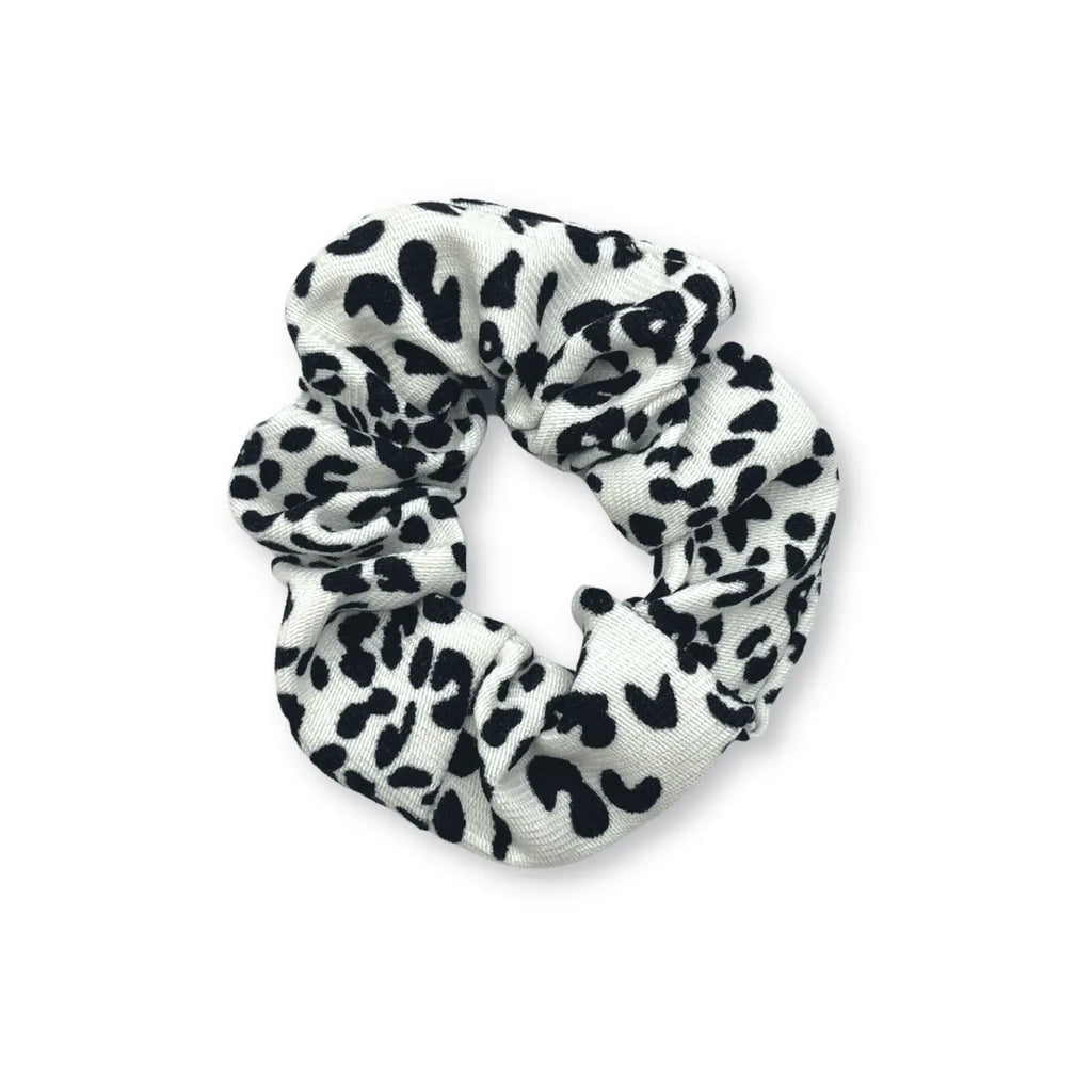 Handmade Scrunchie mit Leopardendruck weiß