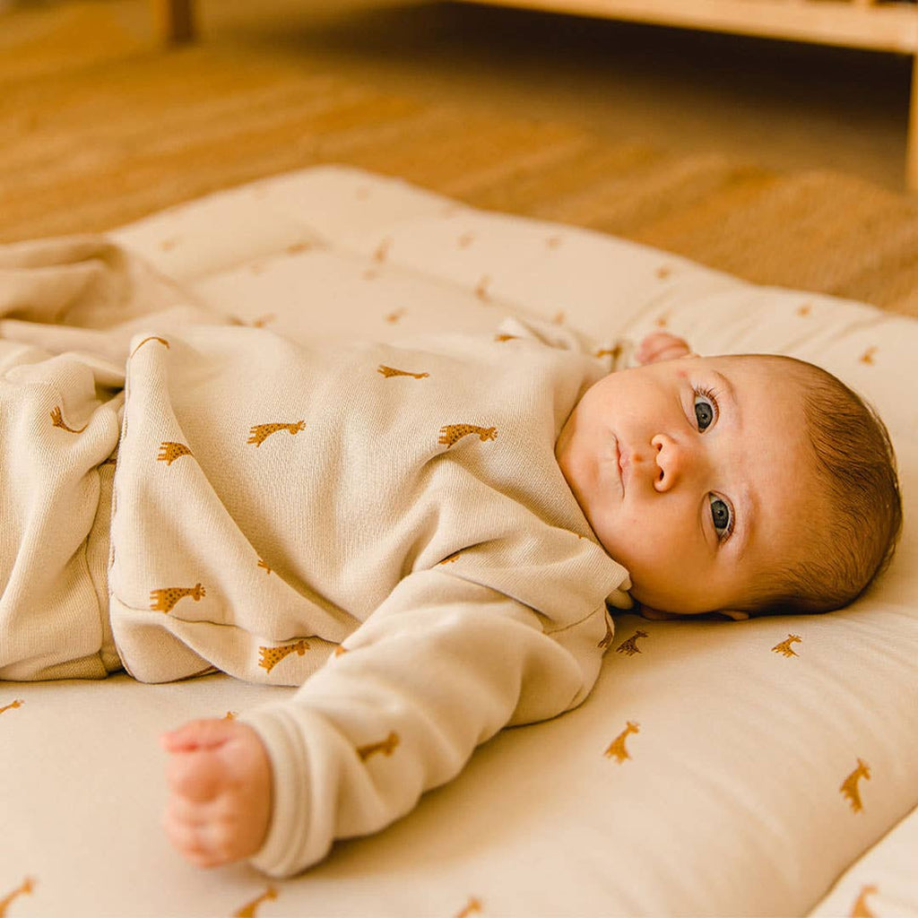 Baby Spielmatte / Krabbeldecke aus Biobaumwolle - Farbe beige mit Safarimotiv