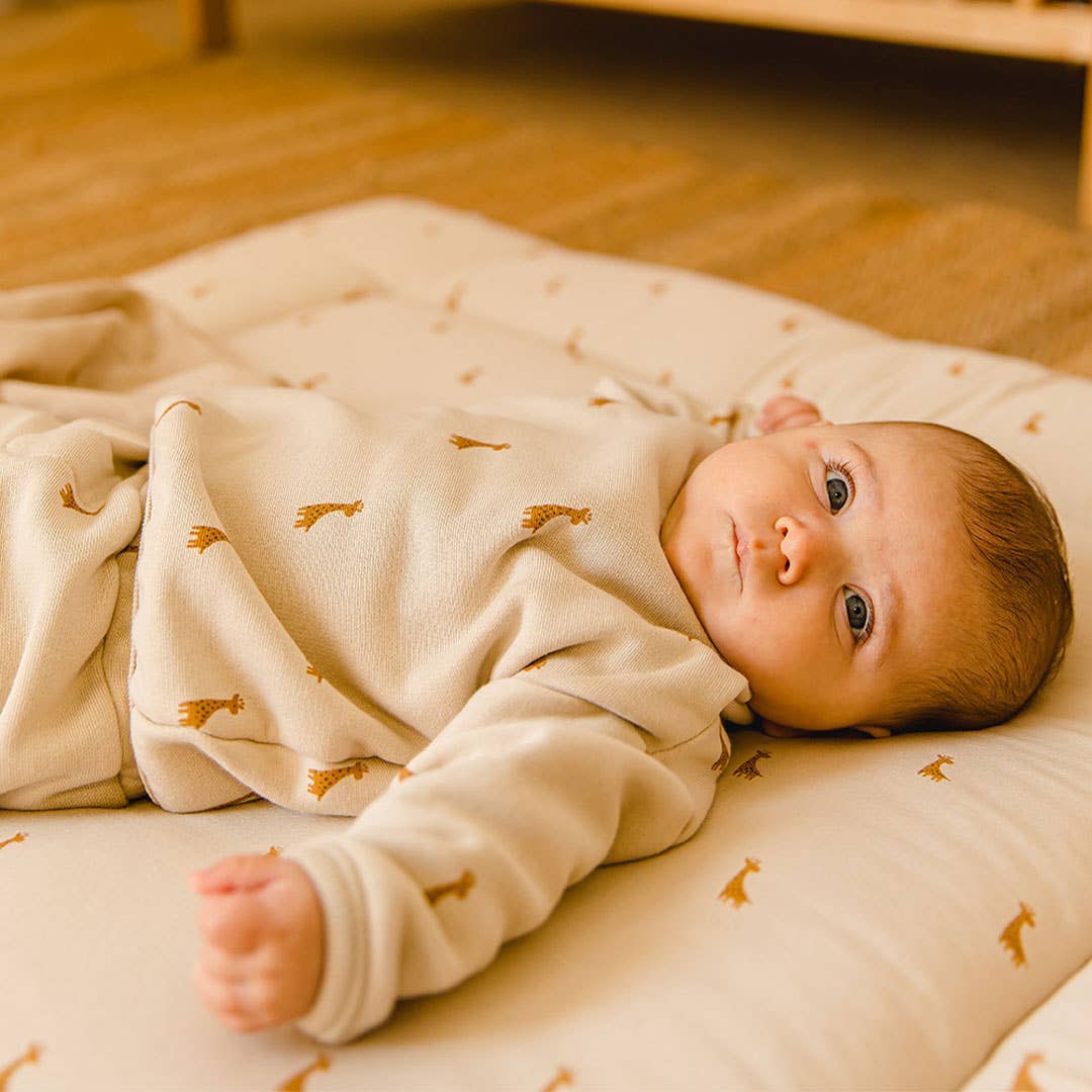Baby Spielmatte / Krabbeldecke aus Biobaumwolle - Farbe beige mit Safarimotiv
