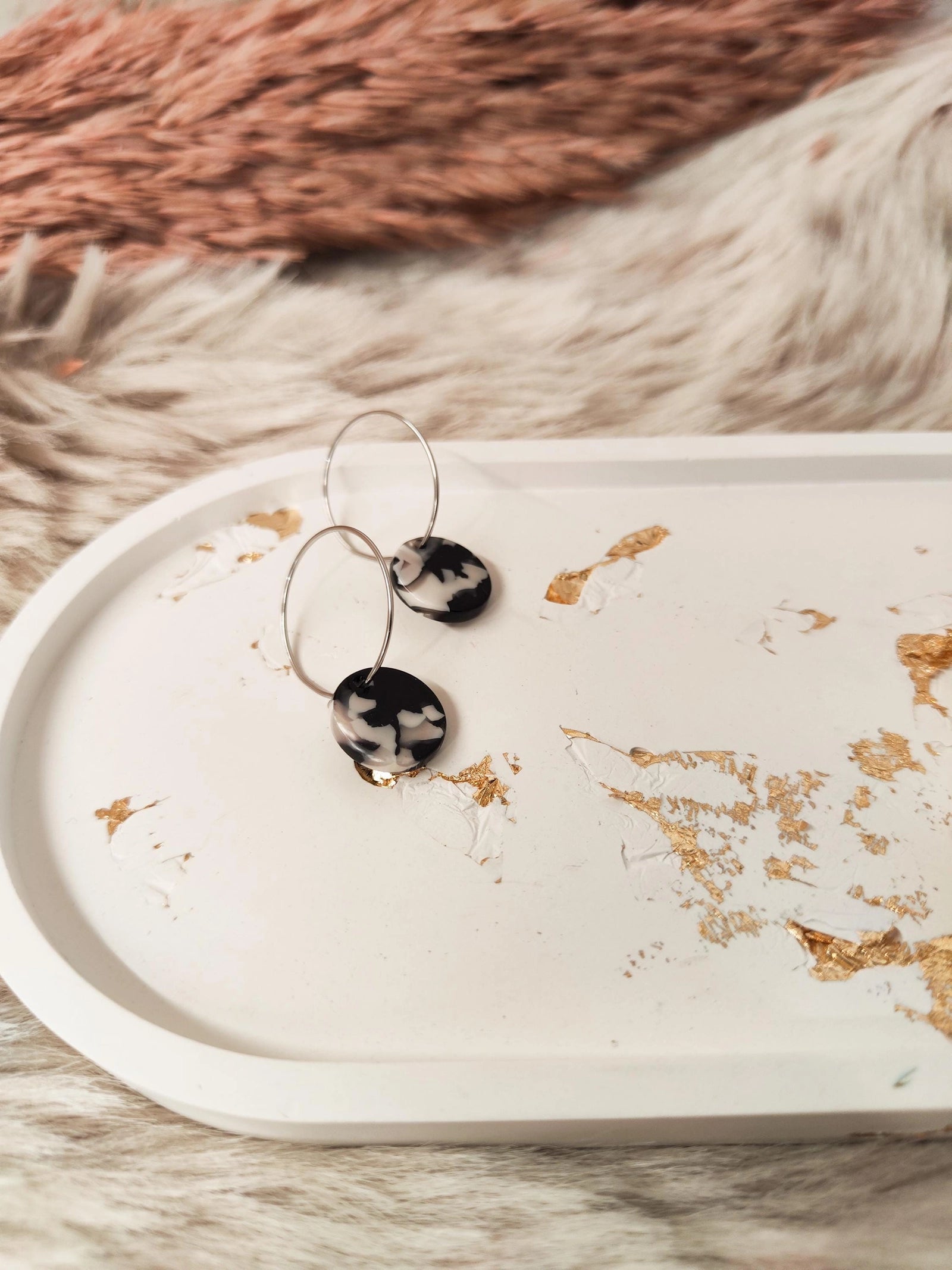 afHandmade Stilvolle Creolen "Eclipse" schwarz/weiss