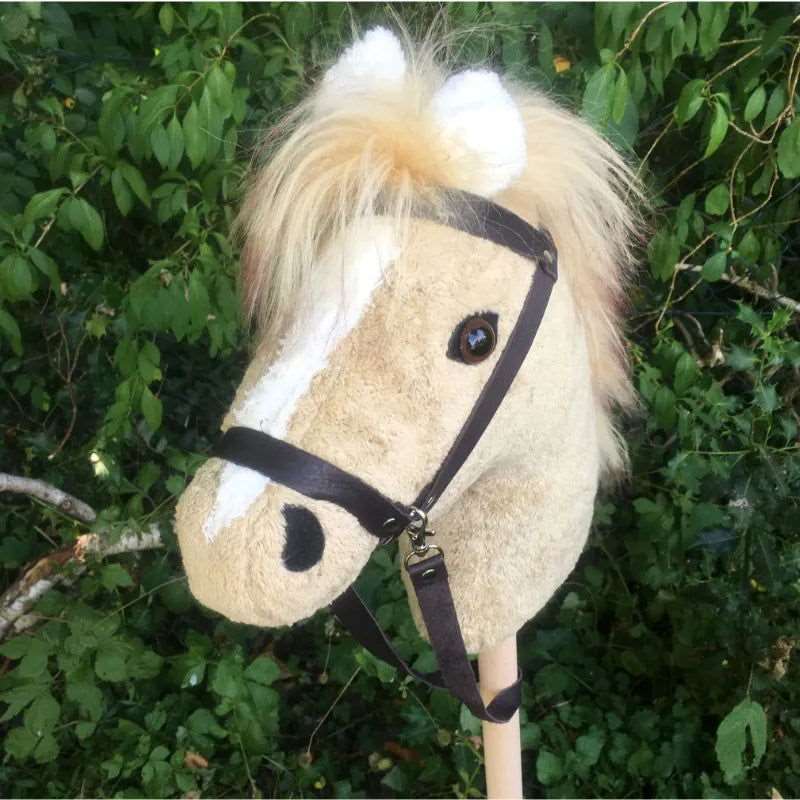 Steckenpferd "Blondie" in hochwertiger Verarbeitung mit toller sehr weicher Mähne