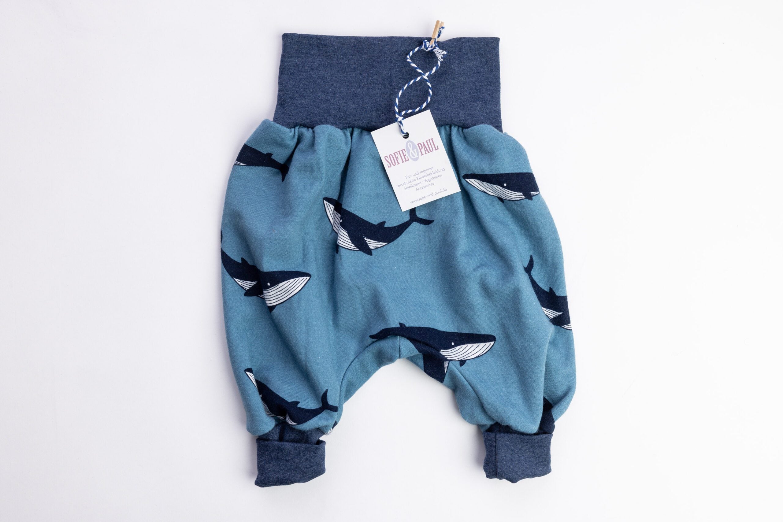 SOFIE & PAUL - Pumphose aus Bio Sweatstoff mit Walmotiv blau reduziert! noch in Gr. 56/62 vorrätig reduziert!