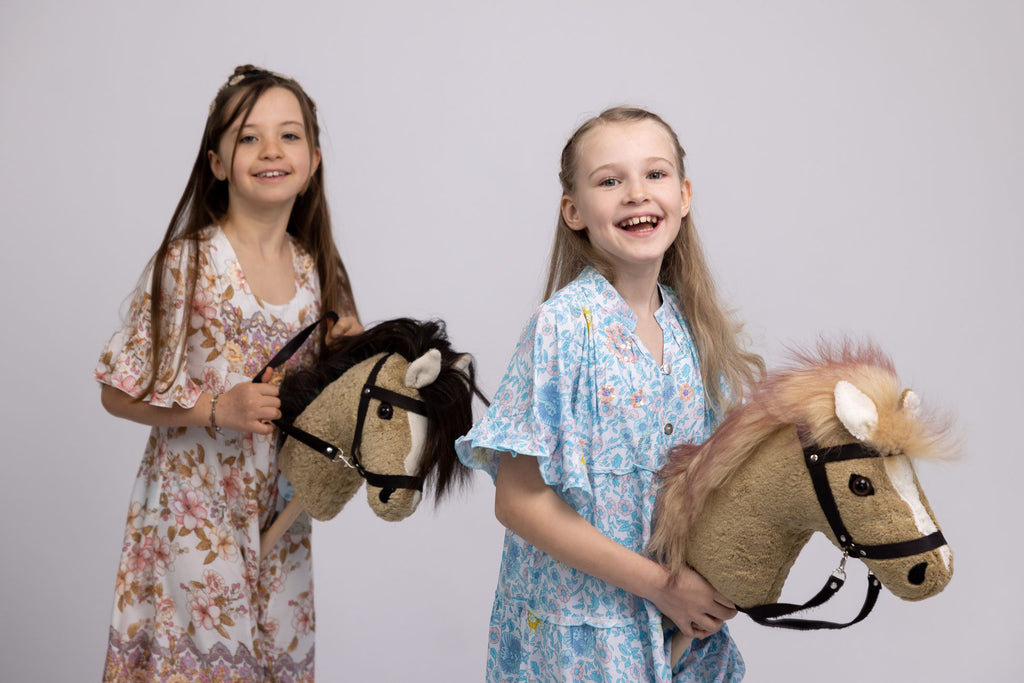 Steckenpferd "Blondie" in hochwertiger Verarbeitung mit toller sehr weicher Mähne