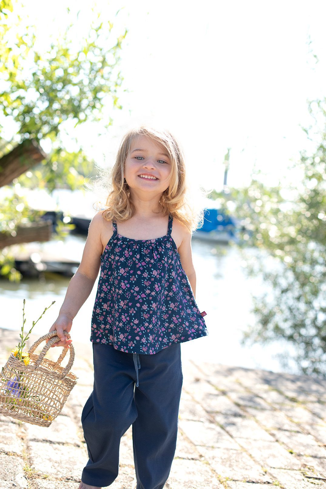 ENFANT TERRIBLE - Musseline Trägertop mit Miniblümchendruck in midnight/dark magenta -40% reduziert!