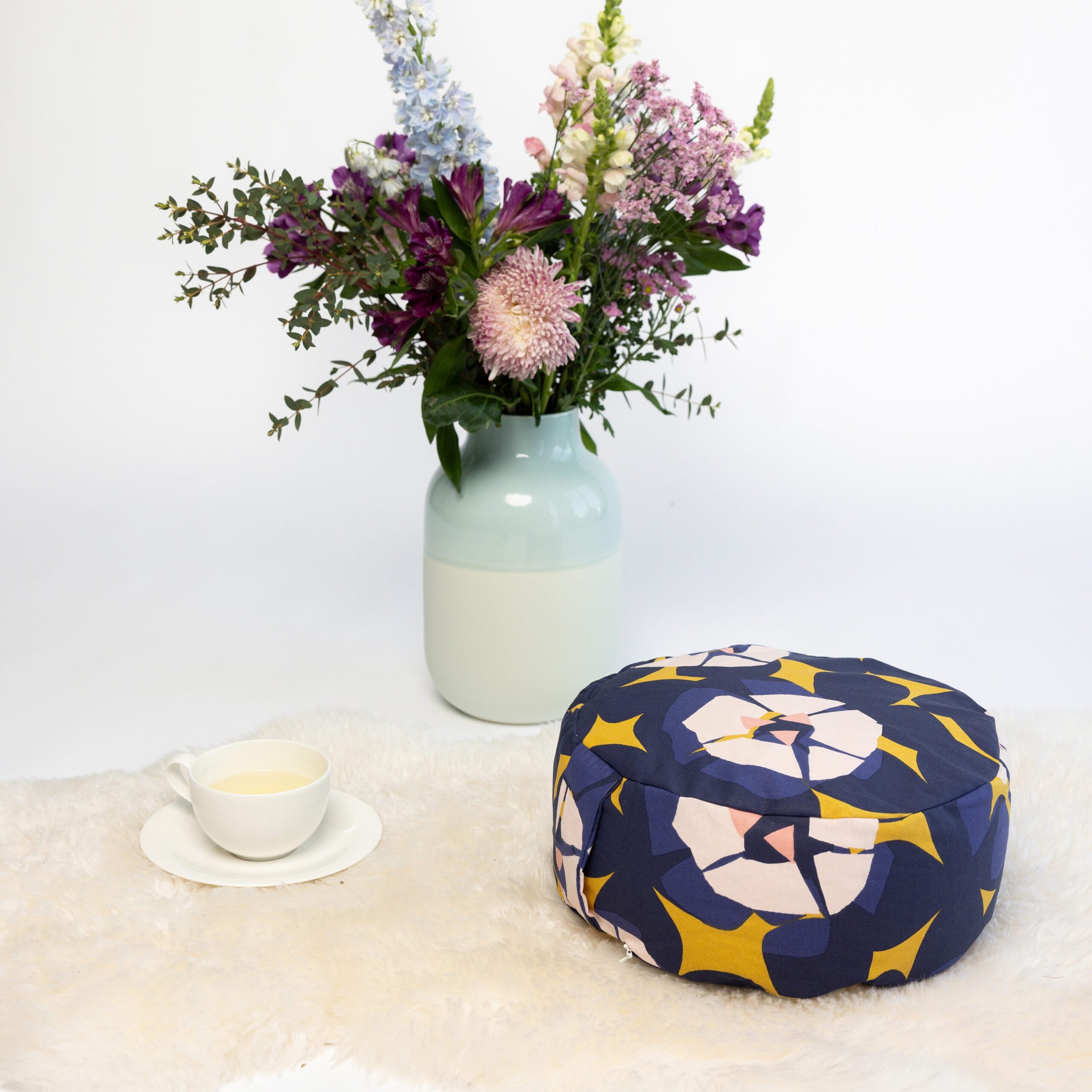 SOFIE & PAUL- Bodensitzkissen Yogakissen "Abstract Rose" rose/dark blue/yellow