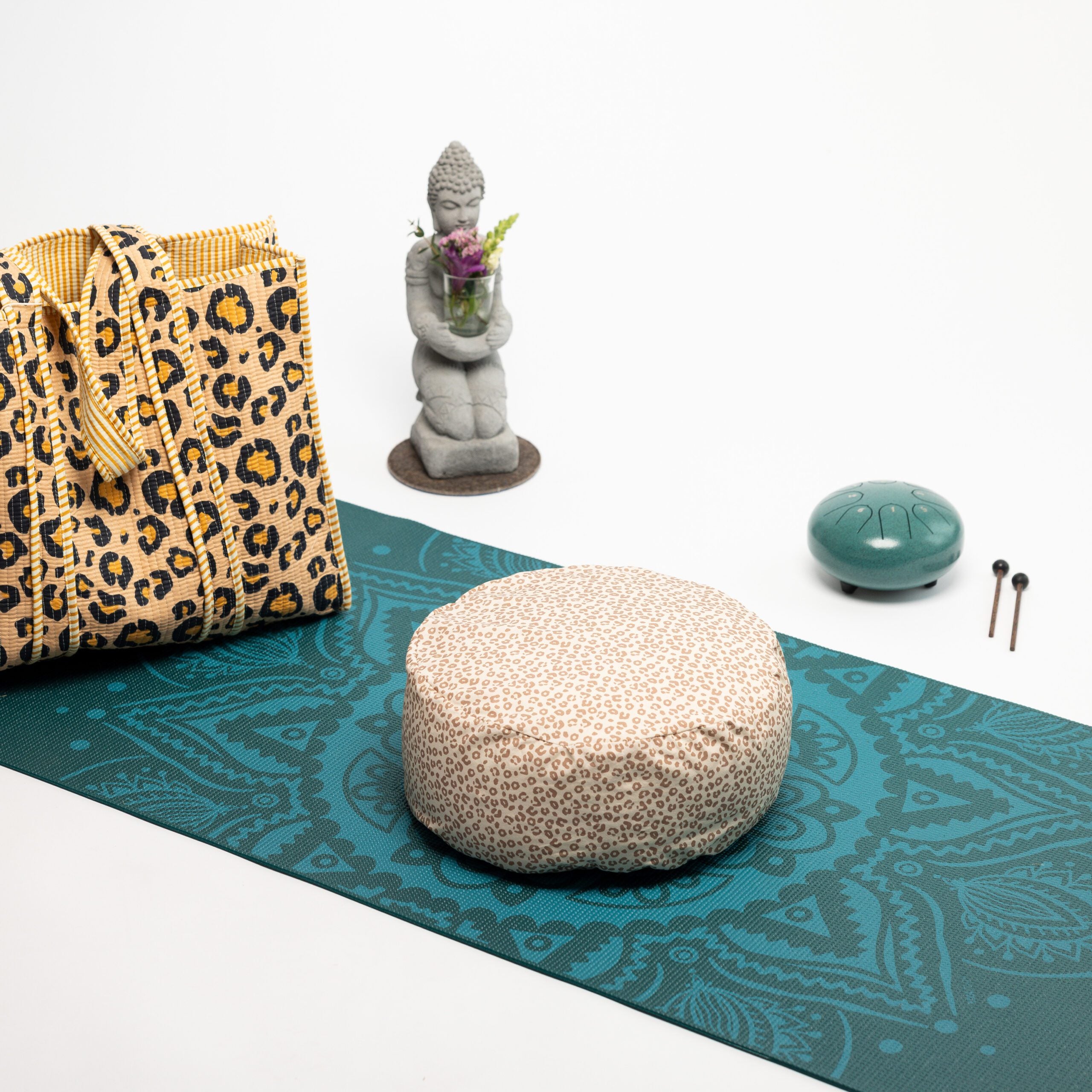 SOFIE & PAUL- Bodensitzkissen Yogakissen "Leo Love" beige/light brown