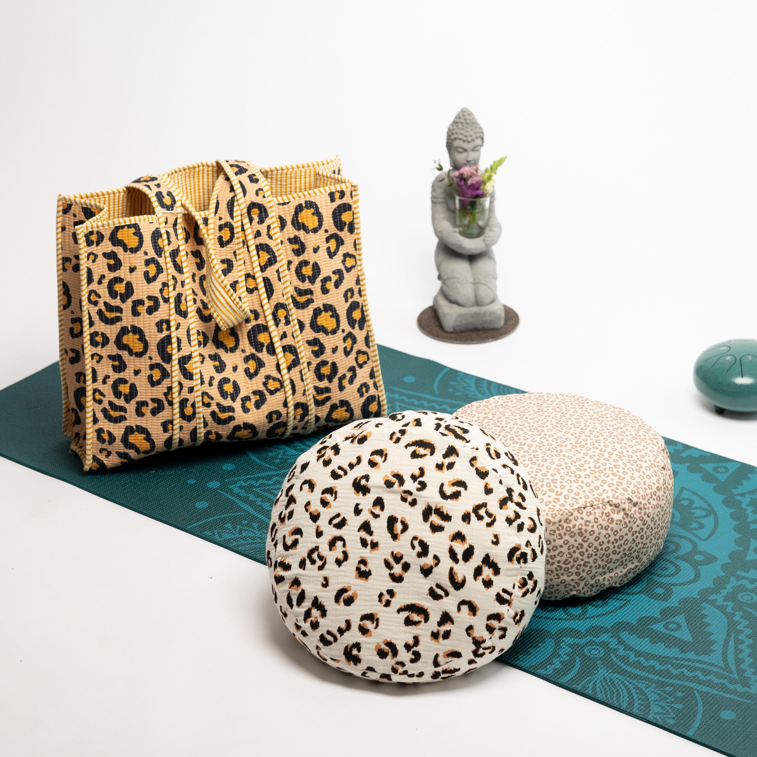 SOFIE & PAUL- Bodensitzkissen Yogakissen "Leo Love Musseline" creme/light brown/black