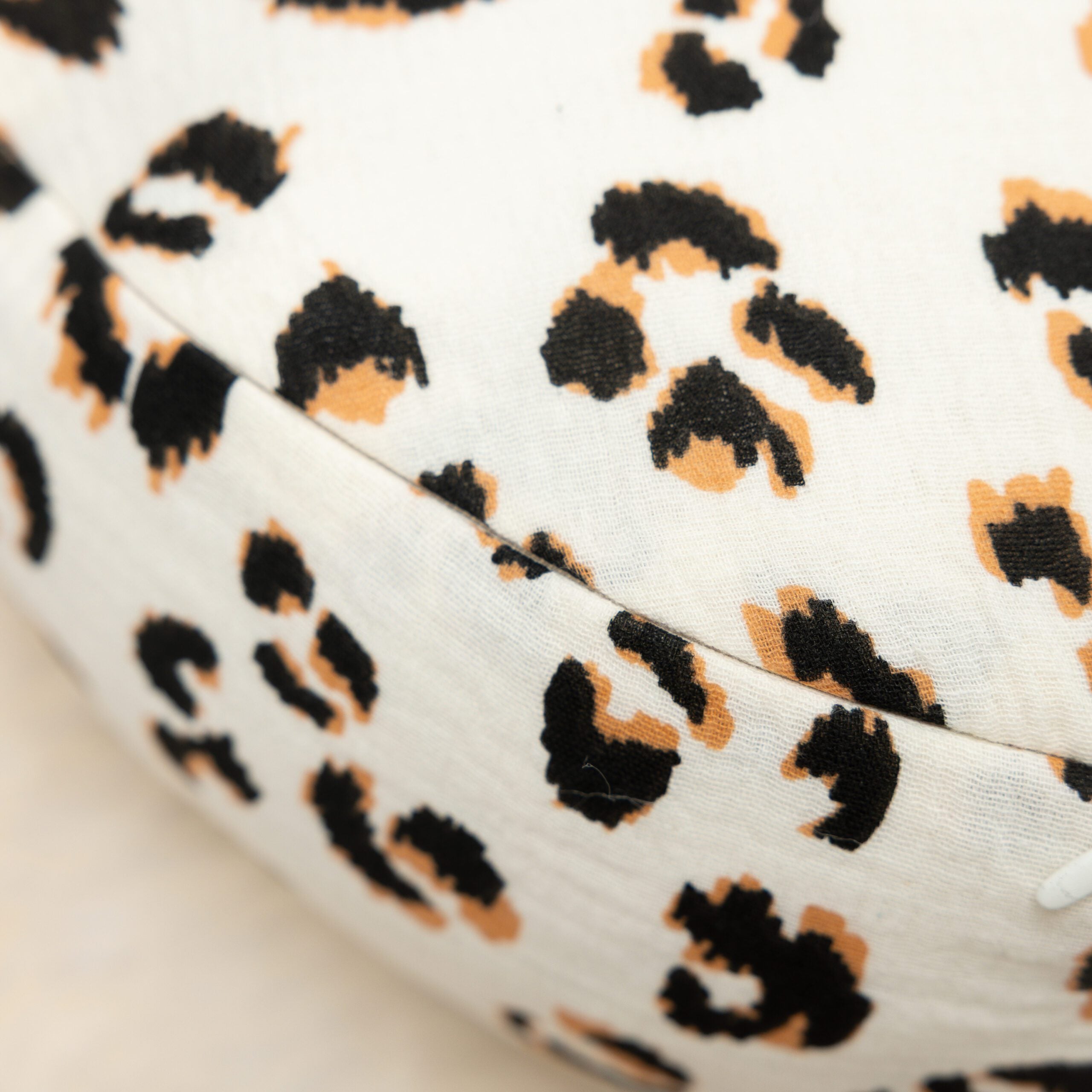 SOFIE & PAUL- Bodensitzkissen Yogakissen "Leo Love Musseline" creme/light brown/black