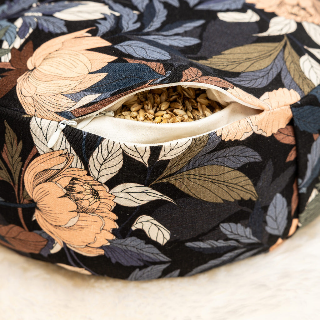 SOFIE & PAUL- Bodensitzkissen Yogakissen "Peony" zarter Pfingstrosendruck  auf Leinen/Viscose