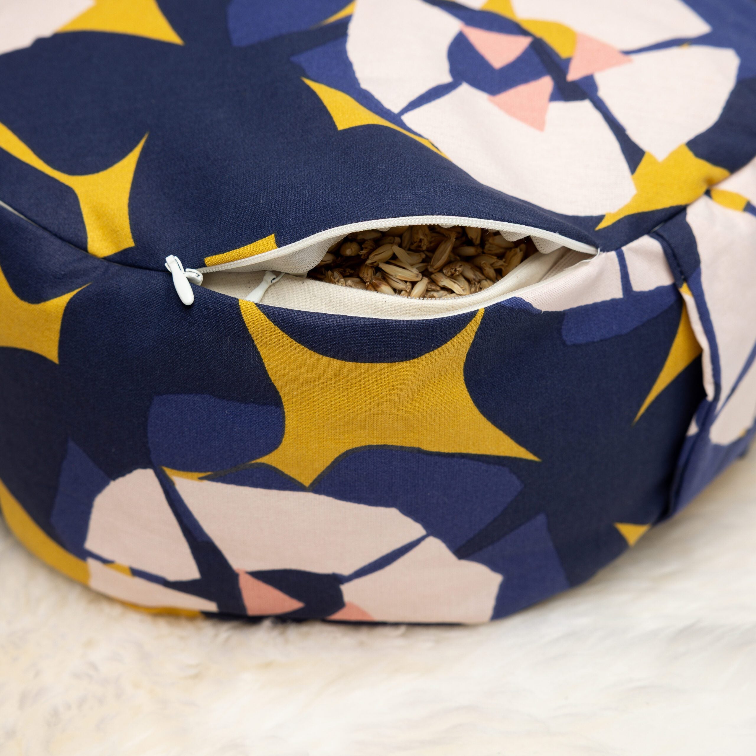 SOFIE & PAUL- Bodensitzkissen Yogakissen "Abstract Rose" rose/dark blue/yellow