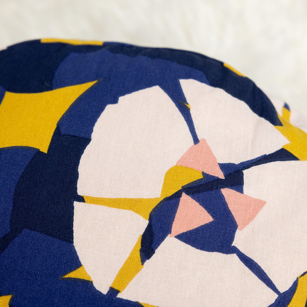 SOFIE & PAUL- Bodensitzkissen Yogakissen "Abstract Rose" rose/dark blue/yellow