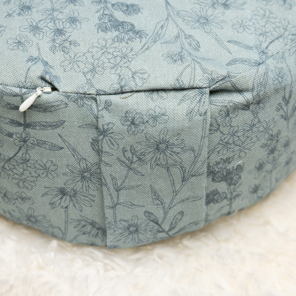 SOFIE & PAUL- Bodensitzkissen Yogakissen "Blue hour" Blumenprint blau