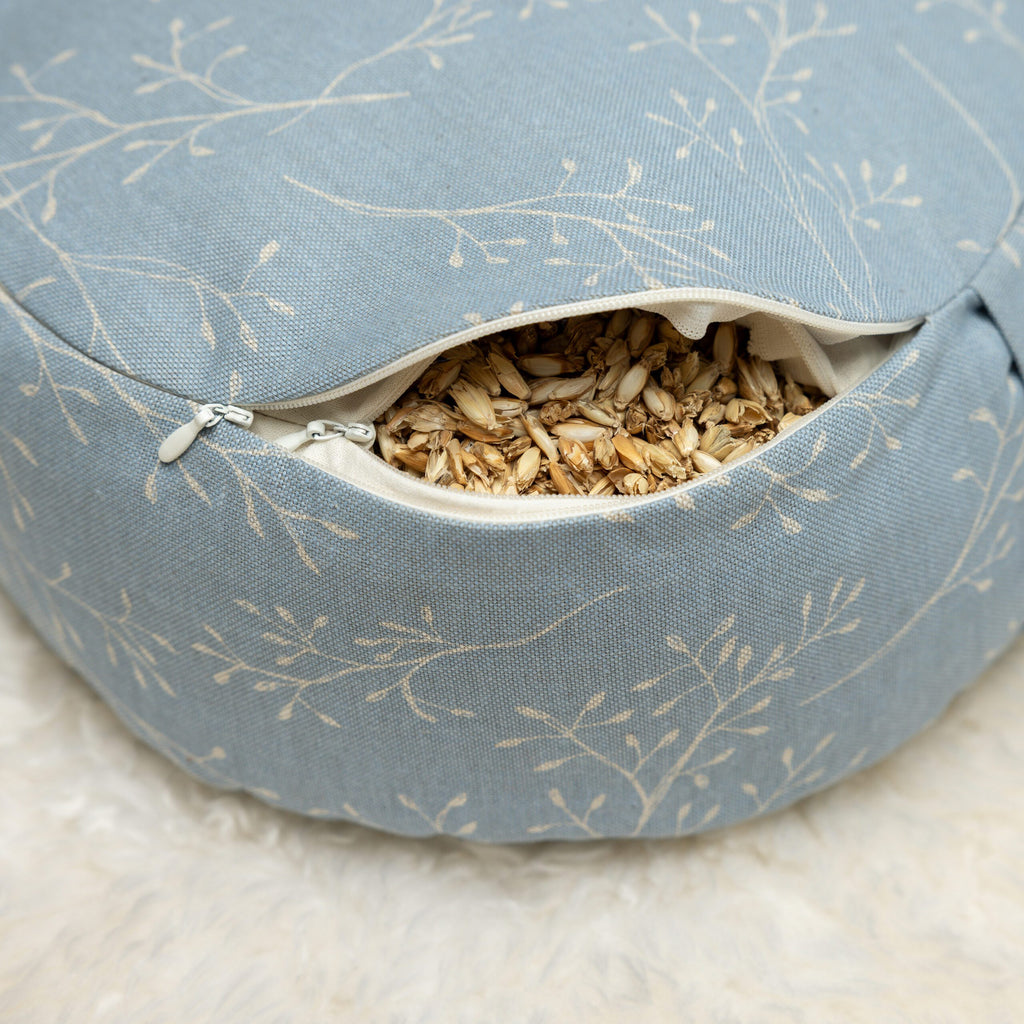 SOFIE & PAUL- Bodensitzkissen Yogakissen "Blaue Stunde" Zweigmotiv blau/beige Einzelstück!