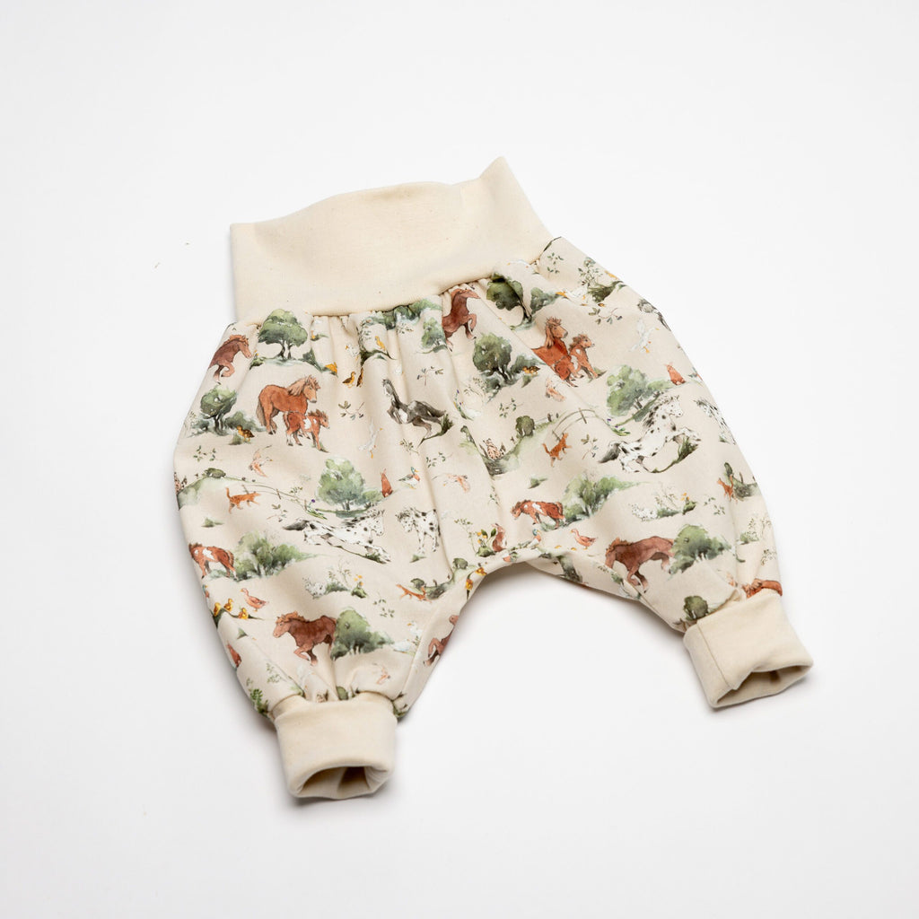 SOFIE & PAUL - Baby Pumphose aus Baumwolle Webstoff Ponyhof Motiv noch in Gr. 80/86 und Gr. 92/98 vorrätig !