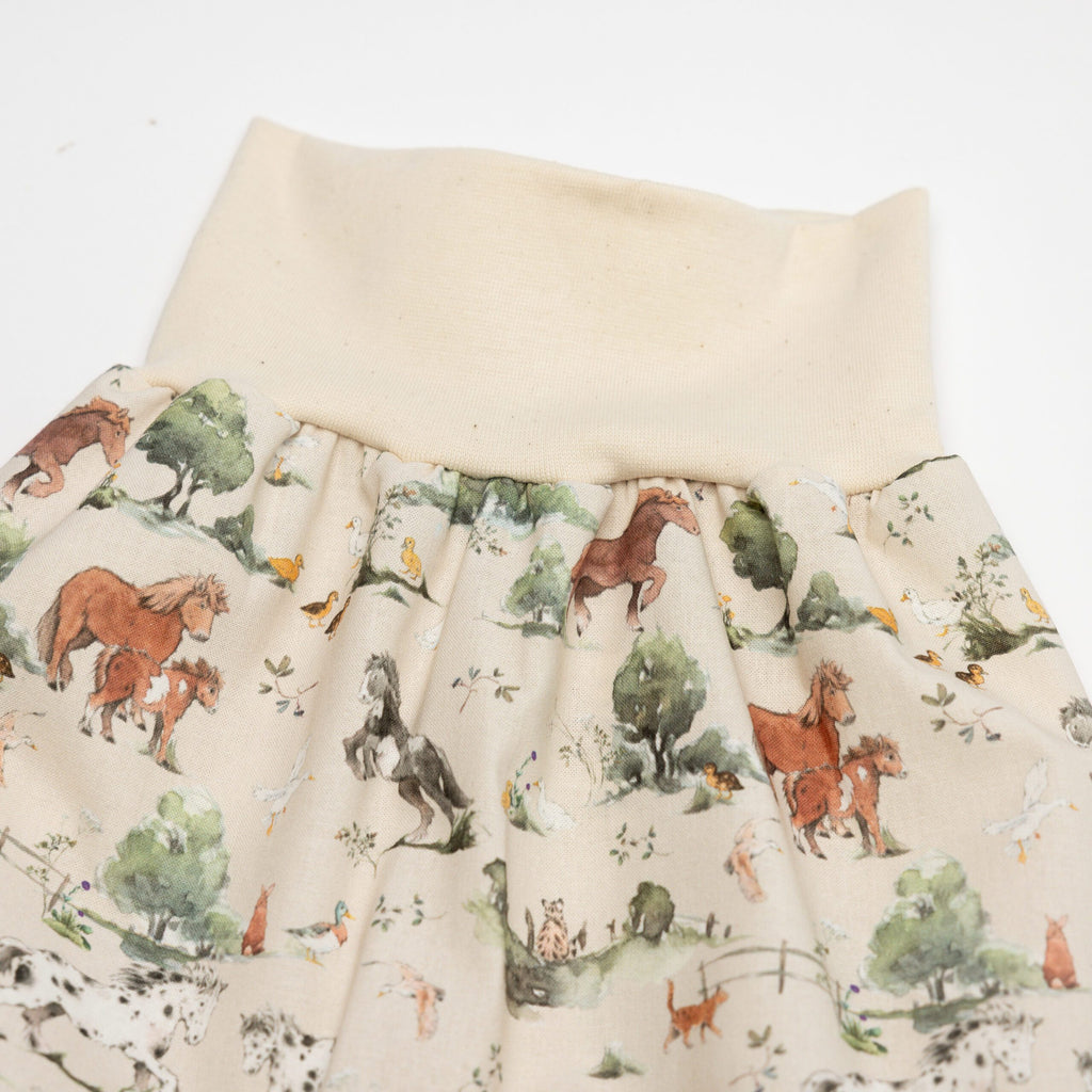 SOFIE & PAUL - Baby Pumphose aus Baumwolle Webstoff Ponyhof Motiv noch in Gr. 80/86 und Gr. 92/98 vorrätig !