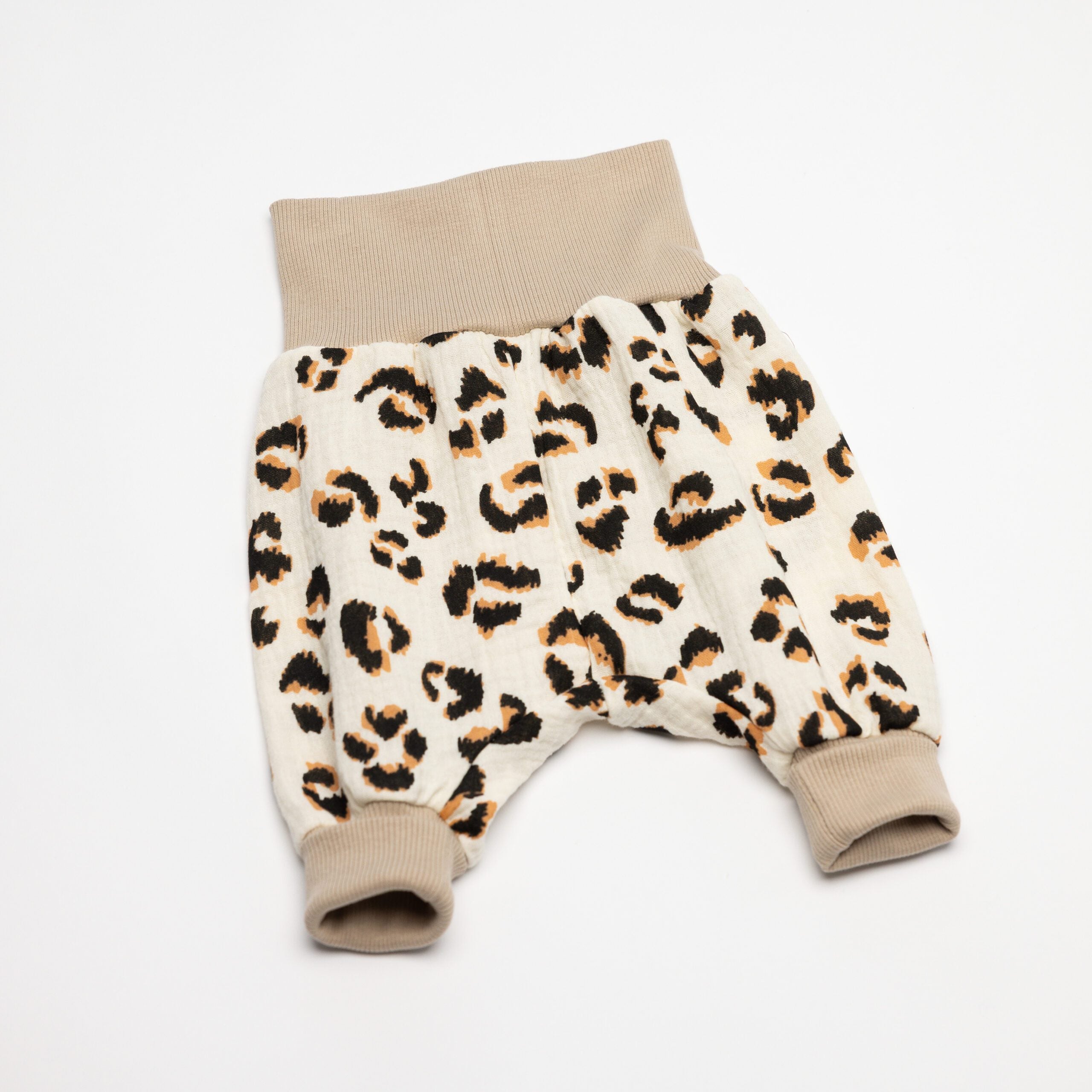 SOFIE & PAUL - Baby Pumphose aus Biobaumwolle Musseline Leoprint creme