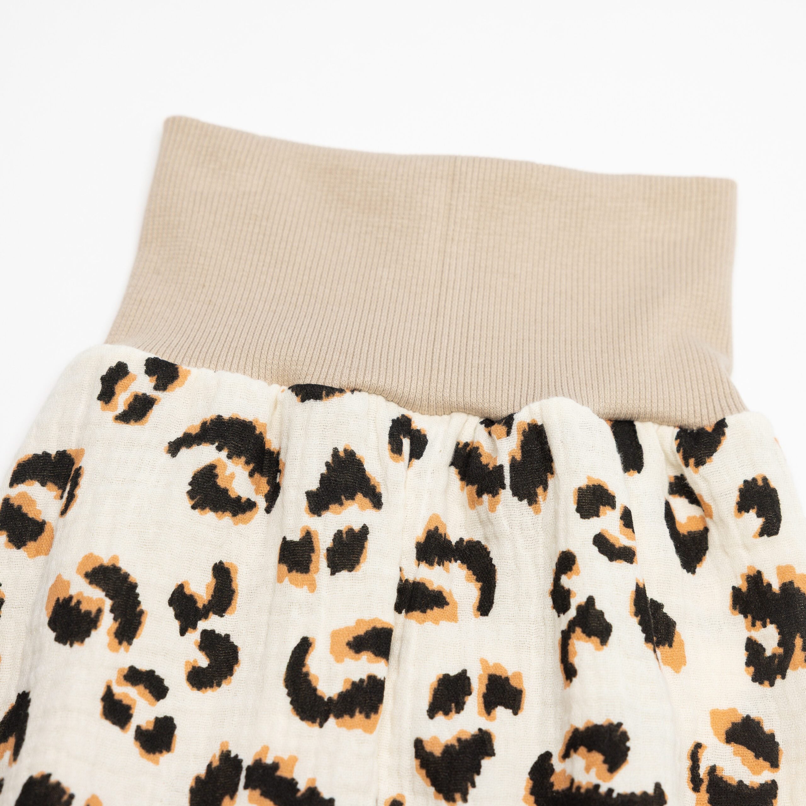 SOFIE & PAUL - Baby Pumphose aus Biobaumwolle Musseline Leoprint creme