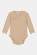 Gerippter Babybody aus 100% Biobaumwolle GOTS zertifiziert und größenverstellbar Farbe dune noch in Gr. 74/80 !