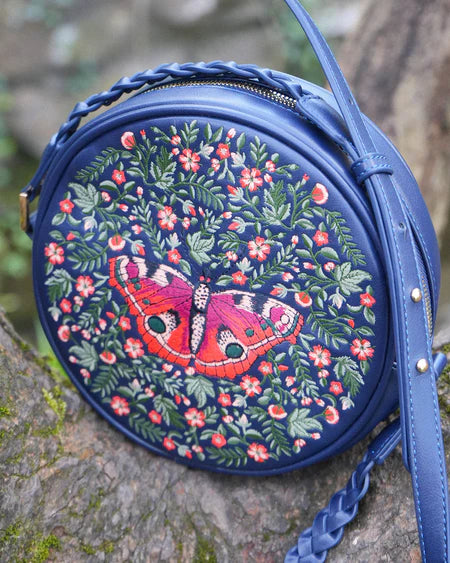 FABLE England Runde Tasche mit Schmetterlingsmotiv Chloe