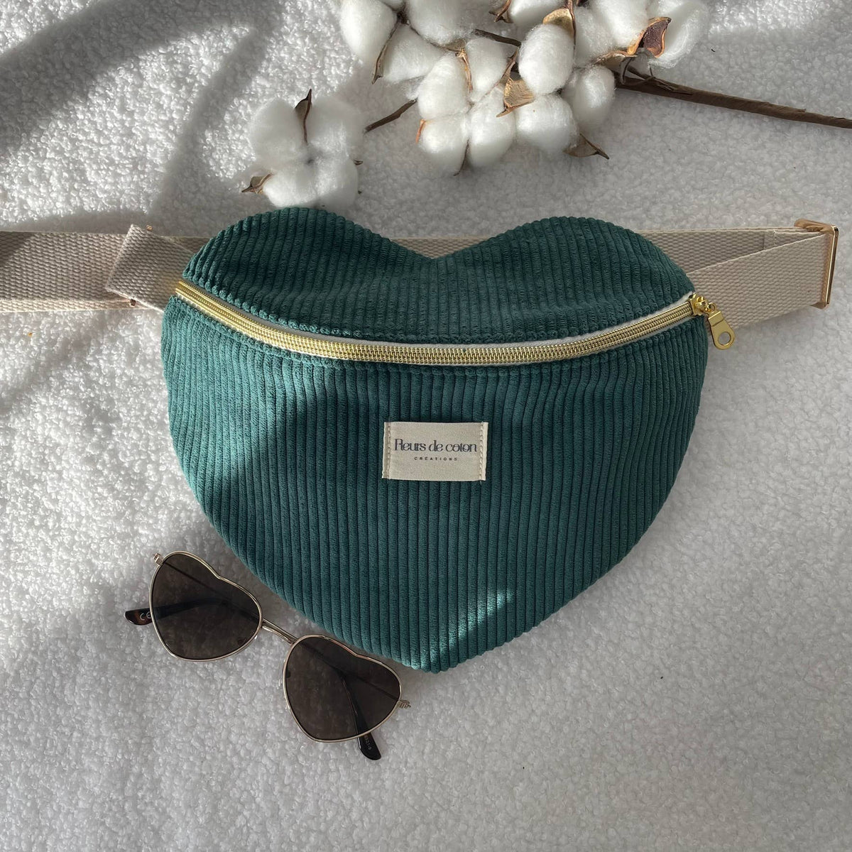 Gürteltasche mit Herz: Tanne Grün