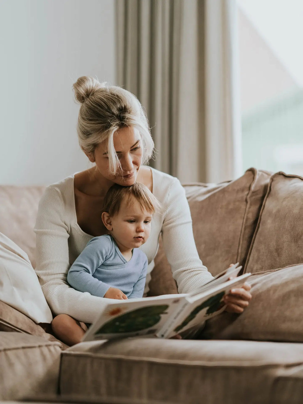 Gerippter Babybody aus 100% Biobaumwolle GOTS zertifiziert und größenverstellbar Farbe breeze noch in Gr. 62/68 vorrätig